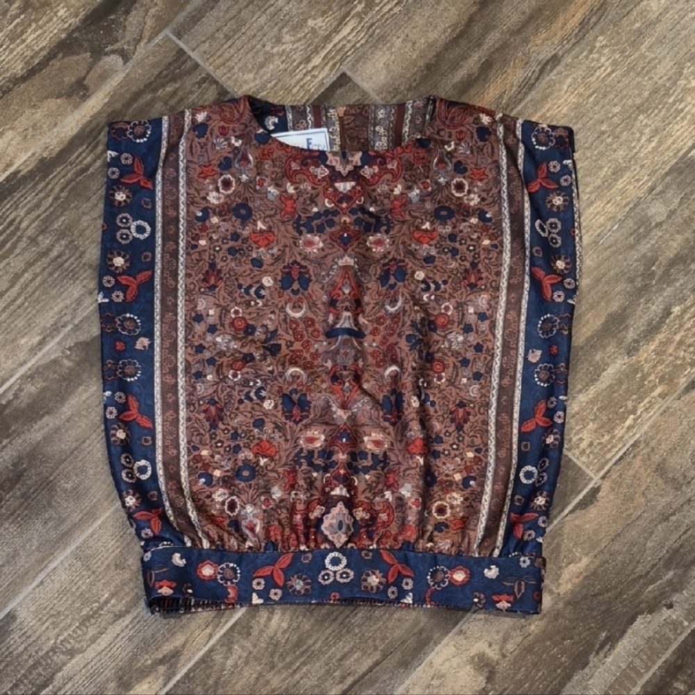 XS/S Vintage Leslie Fay Silky Polyester Abstract Floral Cap Sleeve Top